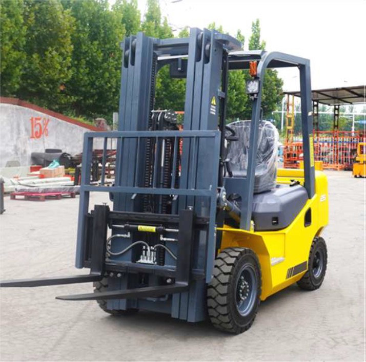 HOT FORKLIFT10